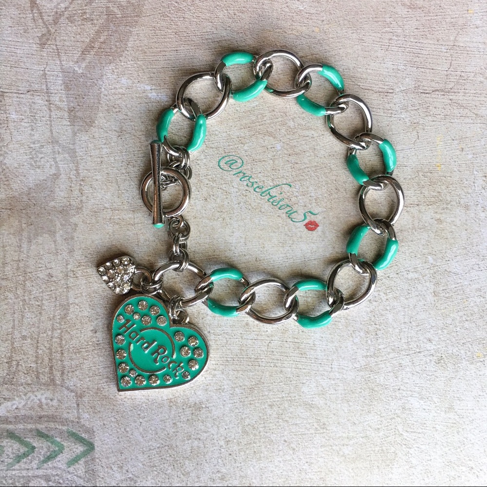 HP✨{HARD ROCK COUTURE} Pavé Heart Toggle Bracelet - Picture 5 of 5